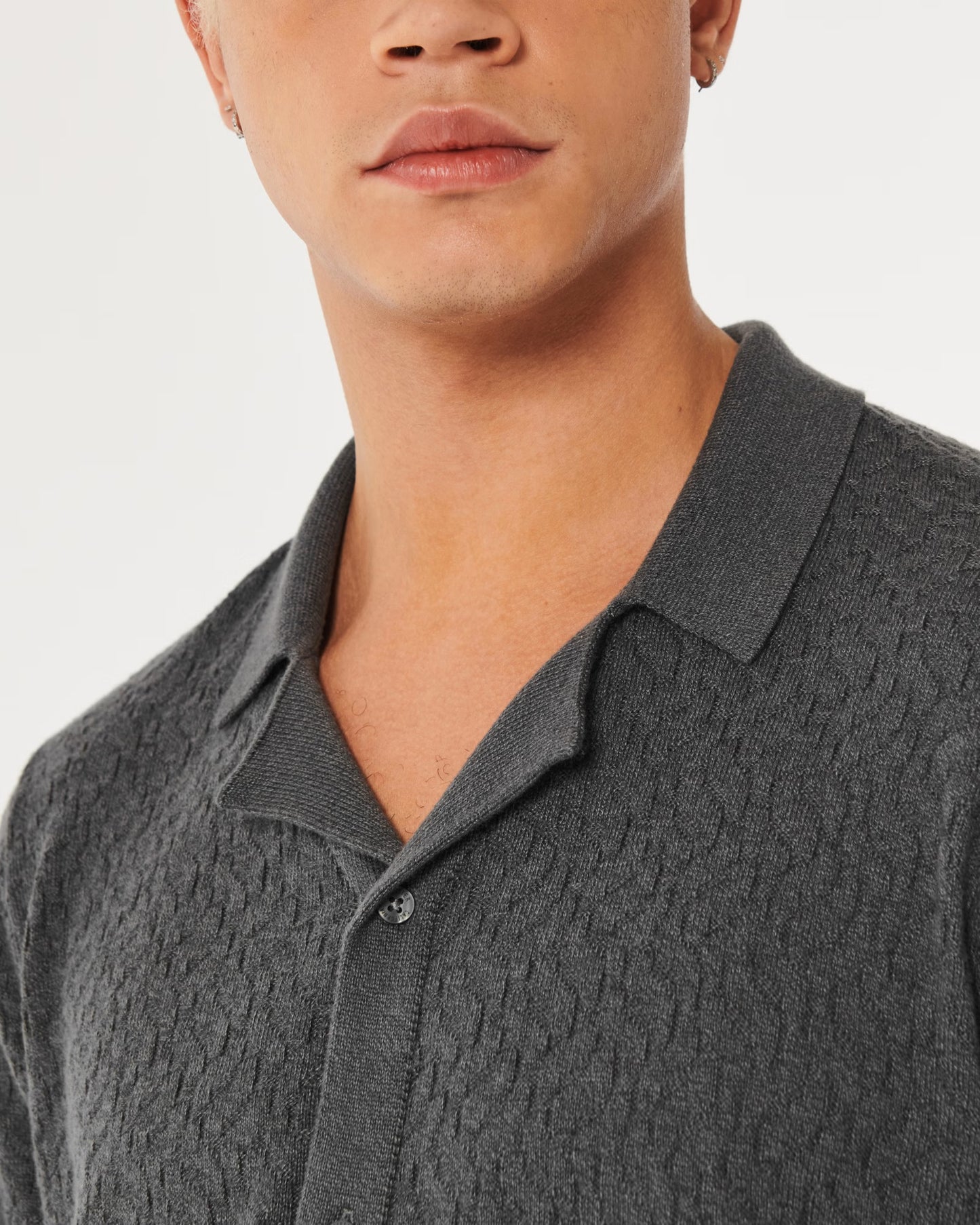 SHORT-SLEEVE SWEATER SHIRT